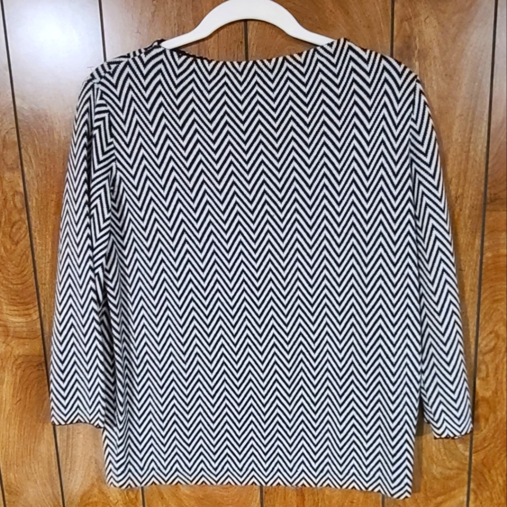 Black and white chevron boat neck knit top